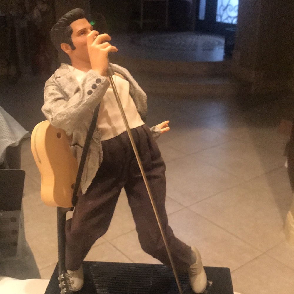 Elvis Limited addition with phone moves , and Cd, missing CD number 3